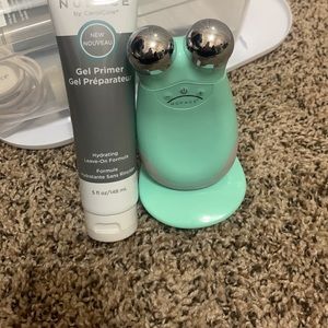 Nuface Trinity facial toning device w/ 4 tubes of gel primer
